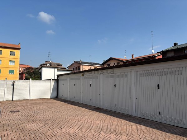 locale di sgombero in vendita a Gaggiano