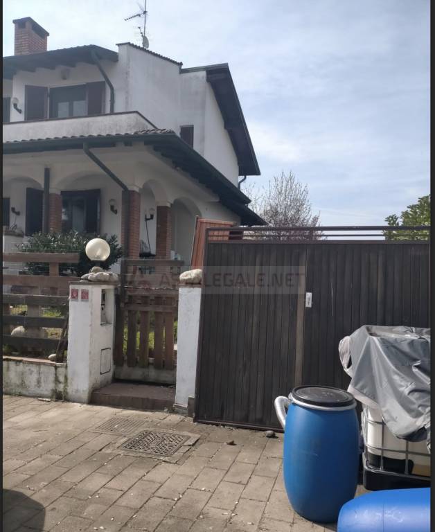 casa indipendente in vendita a Gaggiano in zona San Vito