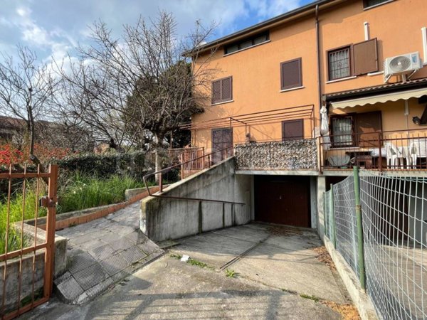 casa indipendente in vendita a Garbagnate Milanese
