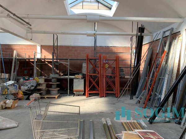 locale commerciale in vendita a Garbagnate Milanese