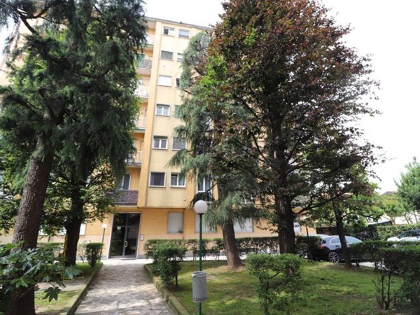 appartamento in vendita a Garbagnate Milanese