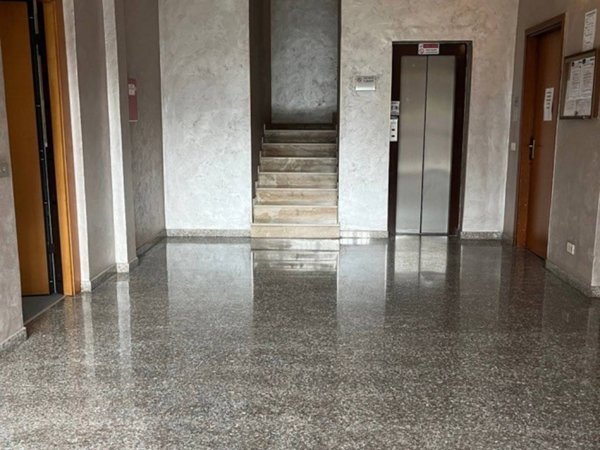 negozio in vendita a Garbagnate Milanese