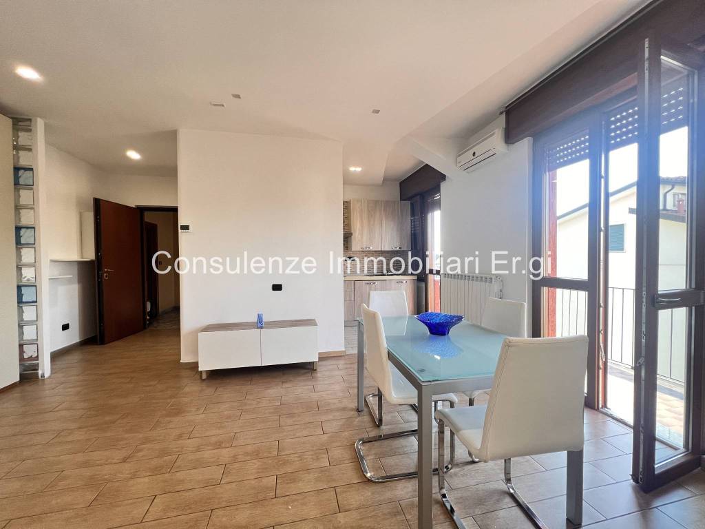 appartamento in vendita a Garbagnate Milanese