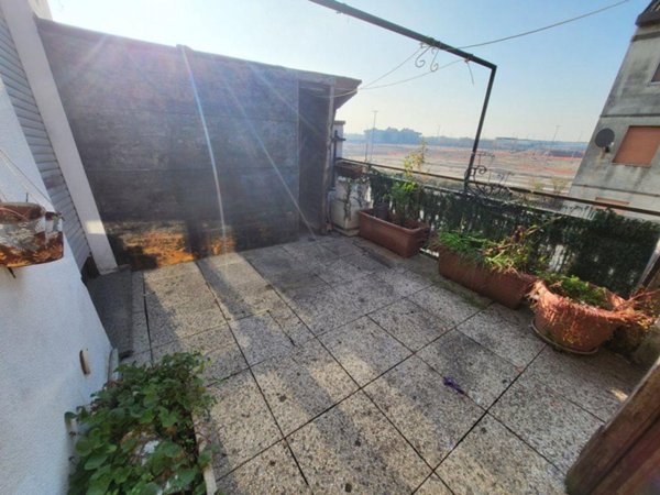 appartamento in vendita a Garbagnate Milanese in zona Bariana