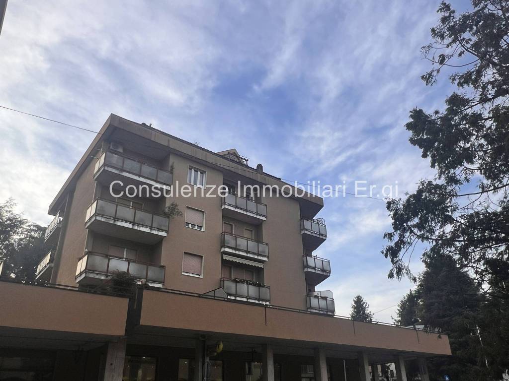 appartamento in vendita a Garbagnate Milanese