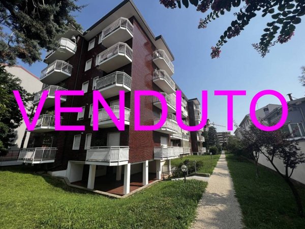 appartamento in vendita a Garbagnate Milanese