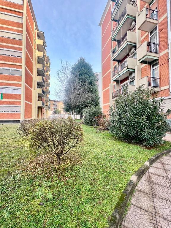 appartamento in vendita a Garbagnate Milanese