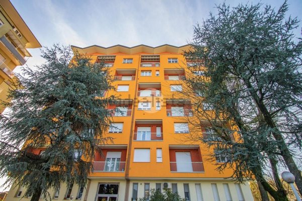 appartamento in vendita a Garbagnate Milanese