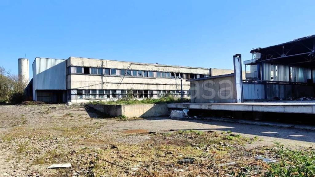 locale commerciale in vendita a Garbagnate Milanese