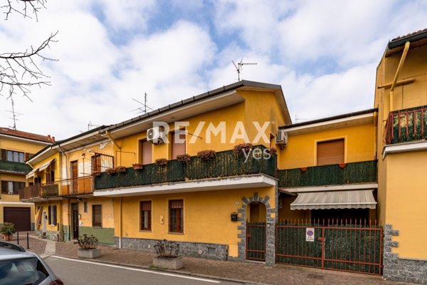 appartamento in vendita a Garbagnate Milanese in zona Bariana