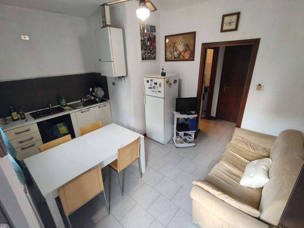 appartamento in vendita a Garbagnate Milanese in zona Bariana