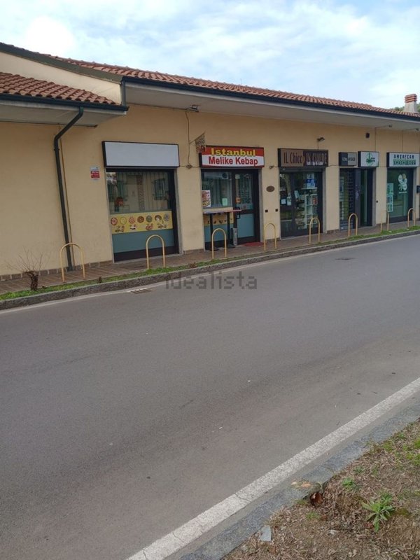 negozio in vendita a Garbagnate Milanese