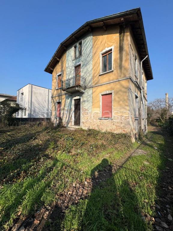 casa indipendente in vendita a Garbagnate Milanese