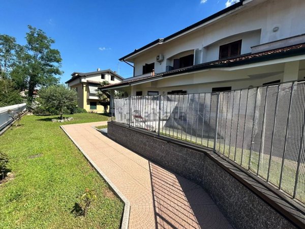 casa indipendente in vendita a Garbagnate Milanese