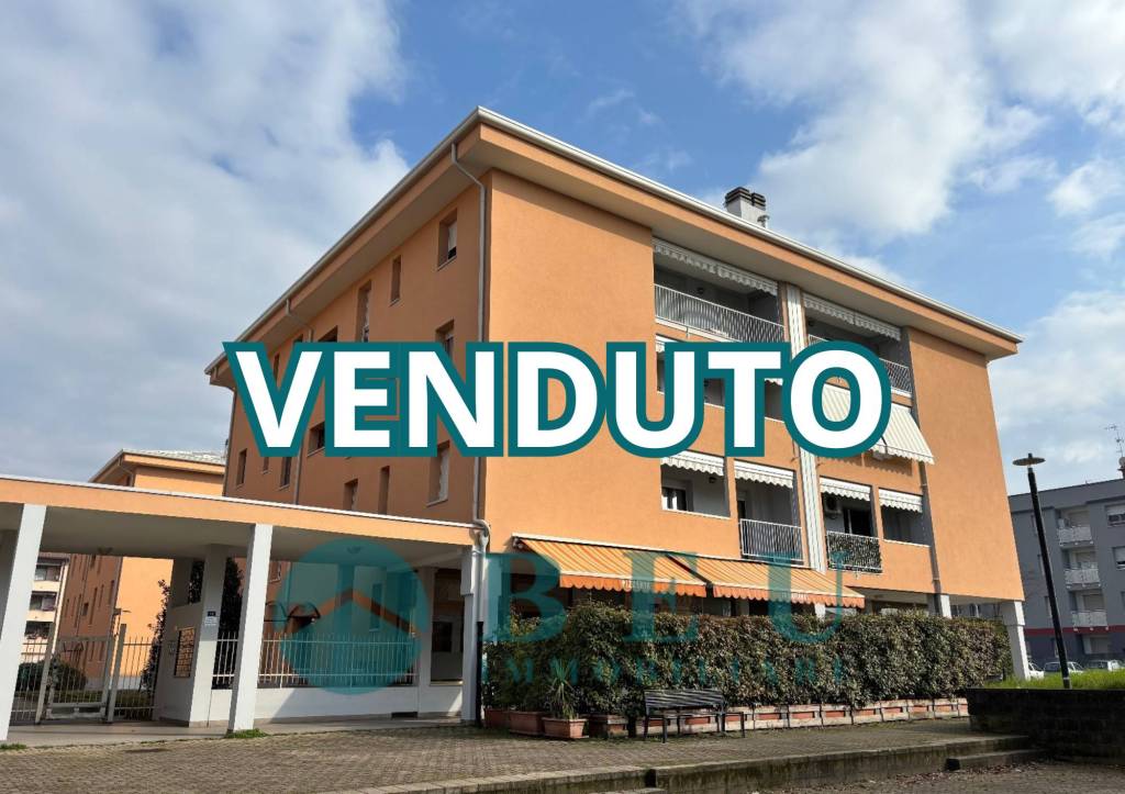 appartamento in vendita a Garbagnate Milanese in zona Bariana