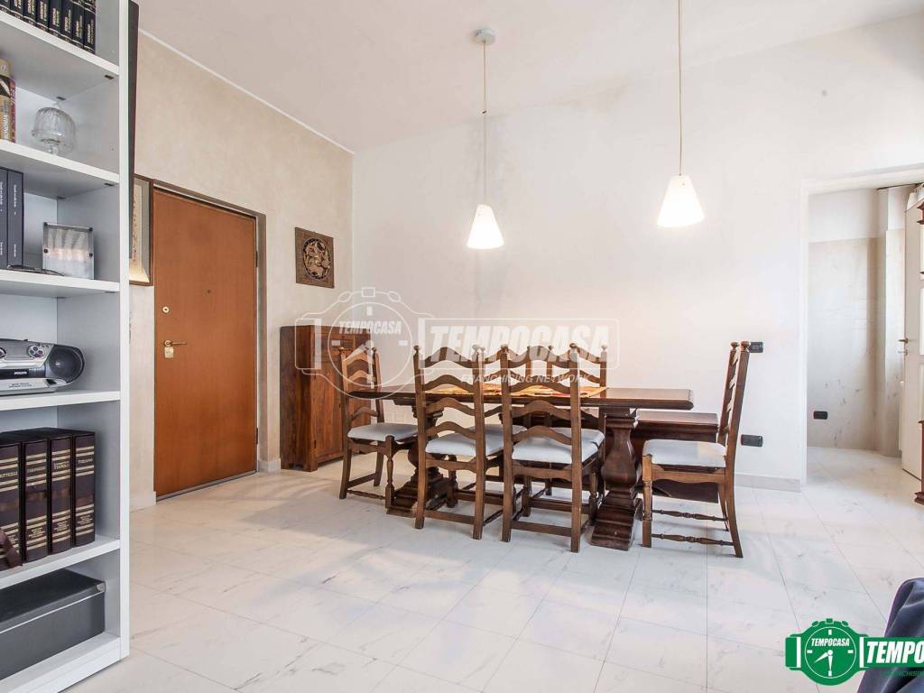 appartamento in vendita a Garbagnate Milanese in zona Bariana