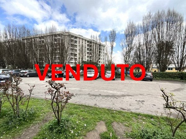 negozio in vendita a Garbagnate Milanese