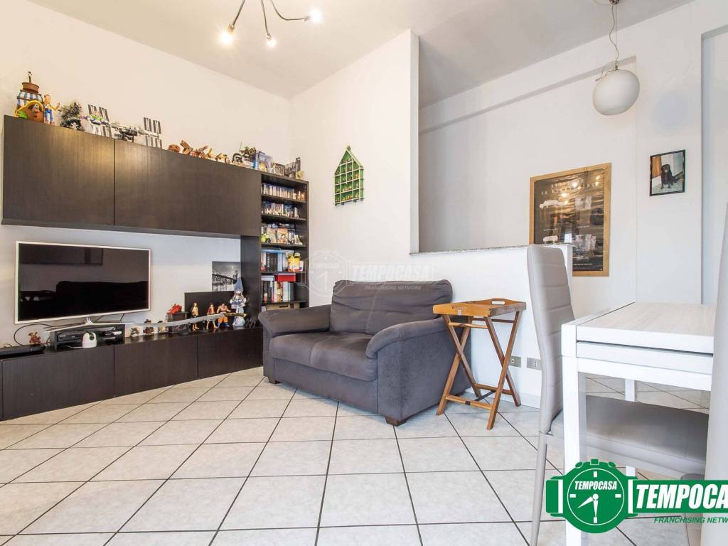 appartamento in vendita a Garbagnate Milanese
