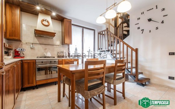 appartamento in vendita a Garbagnate Milanese in zona Bariana