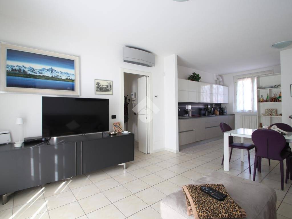 appartamento in vendita a Garbagnate Milanese