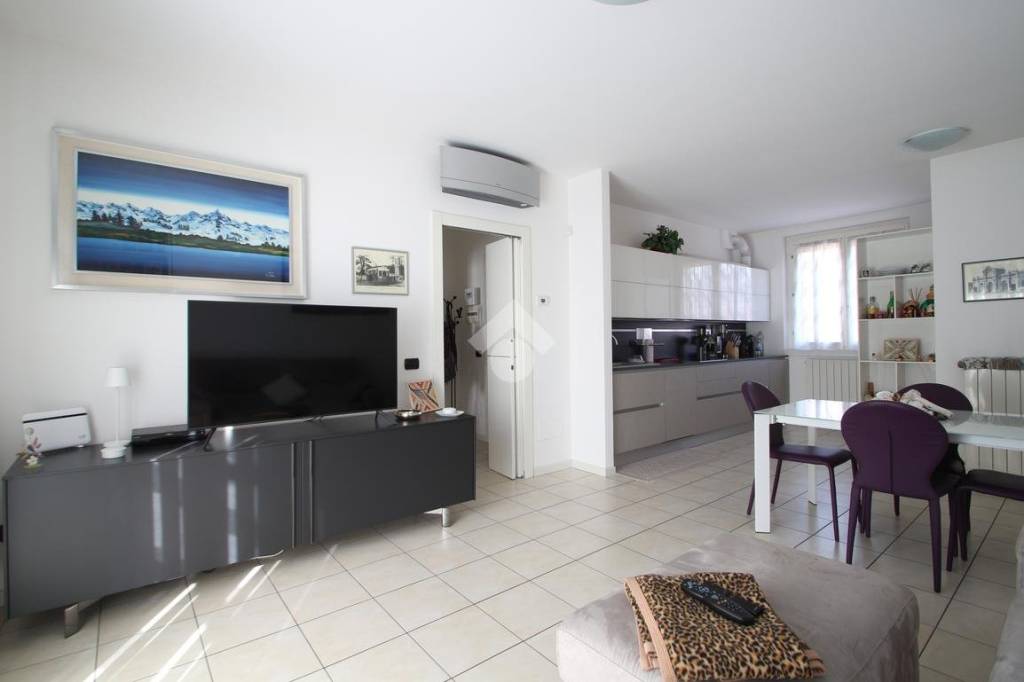 appartamento in vendita a Garbagnate Milanese