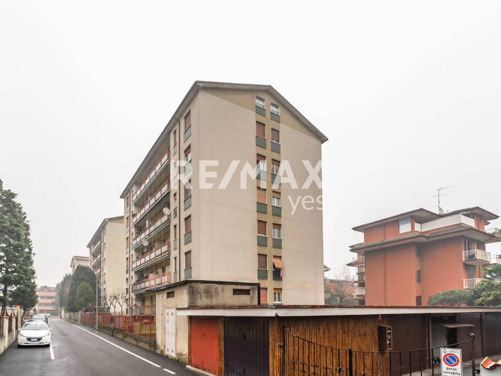 appartamento in vendita a Garbagnate Milanese