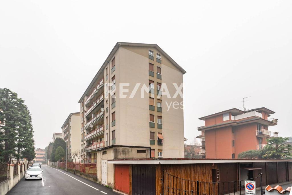 appartamento in vendita a Garbagnate Milanese