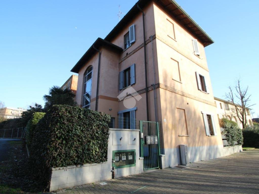 appartamento in vendita a Garbagnate Milanese