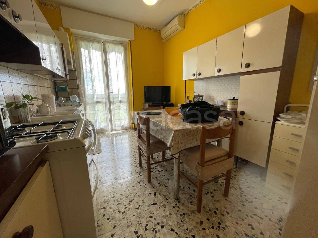 appartamento in vendita a Garbagnate Milanese