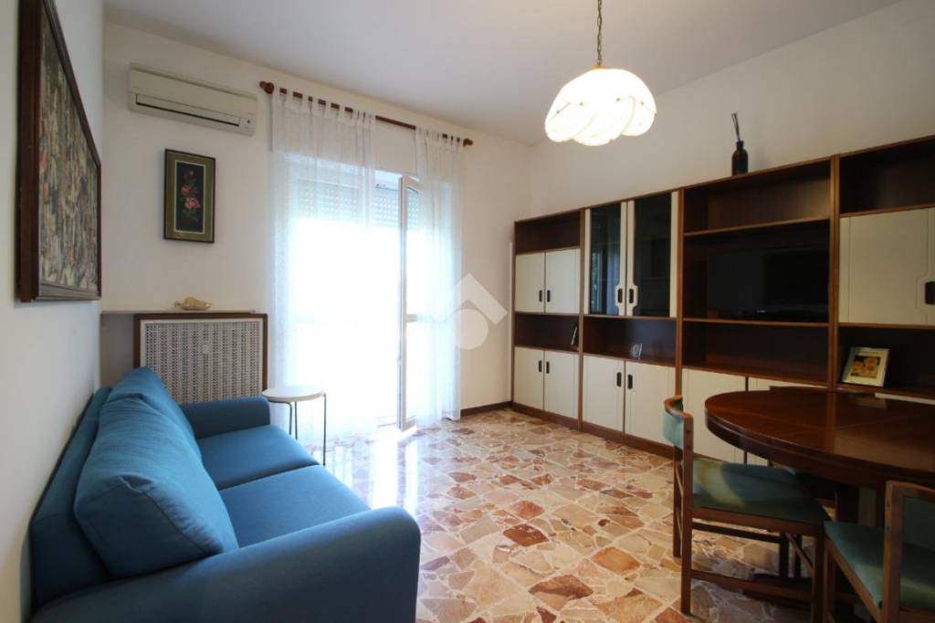 appartamento in vendita a Garbagnate Milanese