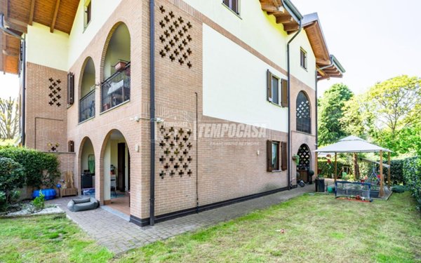 appartamento in vendita a Garbagnate Milanese