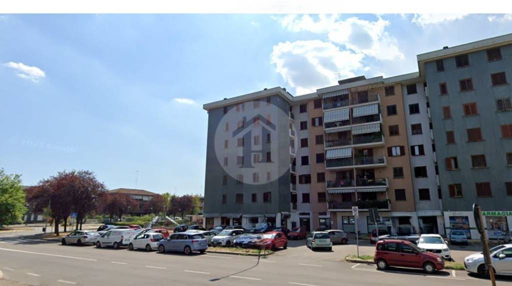 negozio in vendita a Garbagnate Milanese