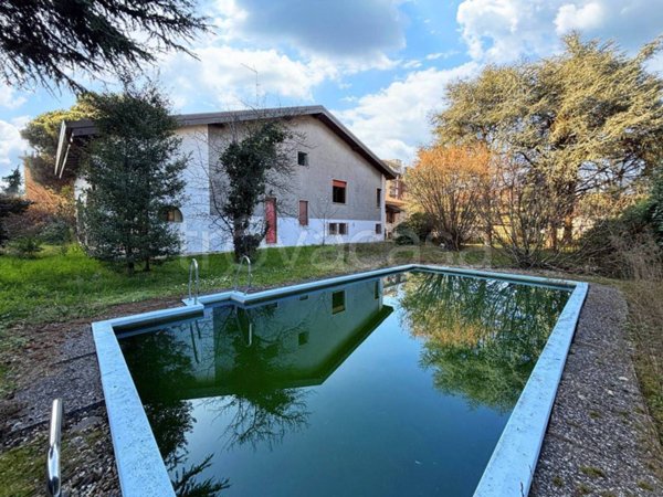 casa indipendente in vendita a Garbagnate Milanese