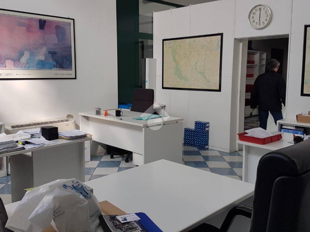 negozio in vendita a Garbagnate Milanese