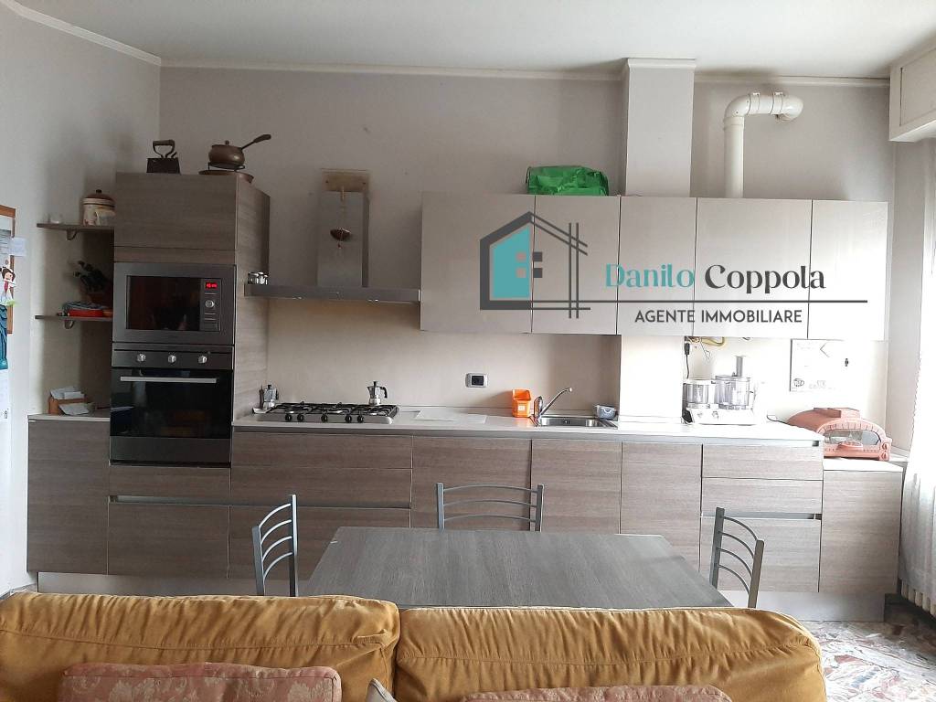 appartamento in vendita a Garbagnate Milanese