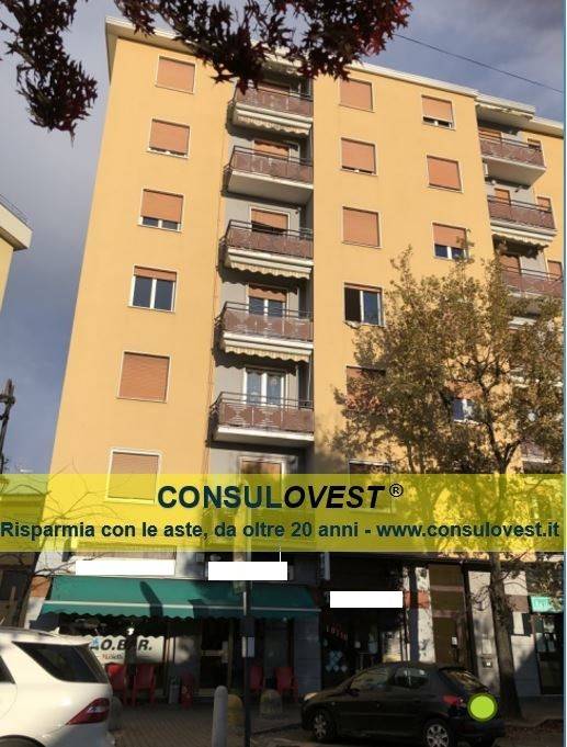 negozio in vendita a Garbagnate Milanese