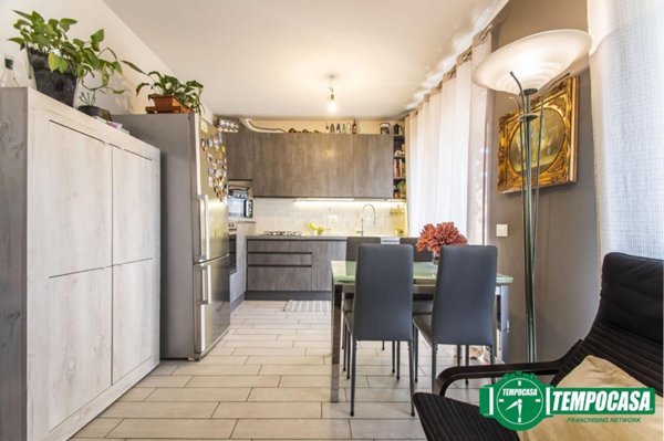 appartamento in vendita a Garbagnate Milanese