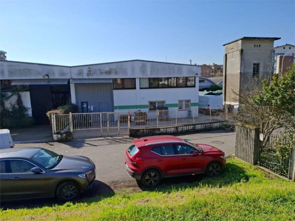 locale commerciale in vendita a Garbagnate Milanese