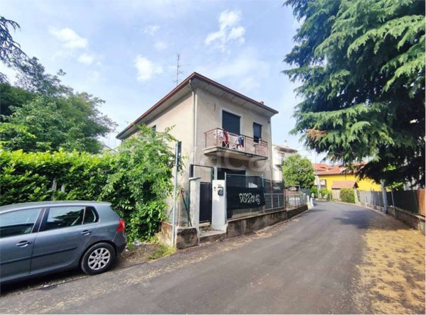 casa indipendente in vendita a Garbagnate Milanese