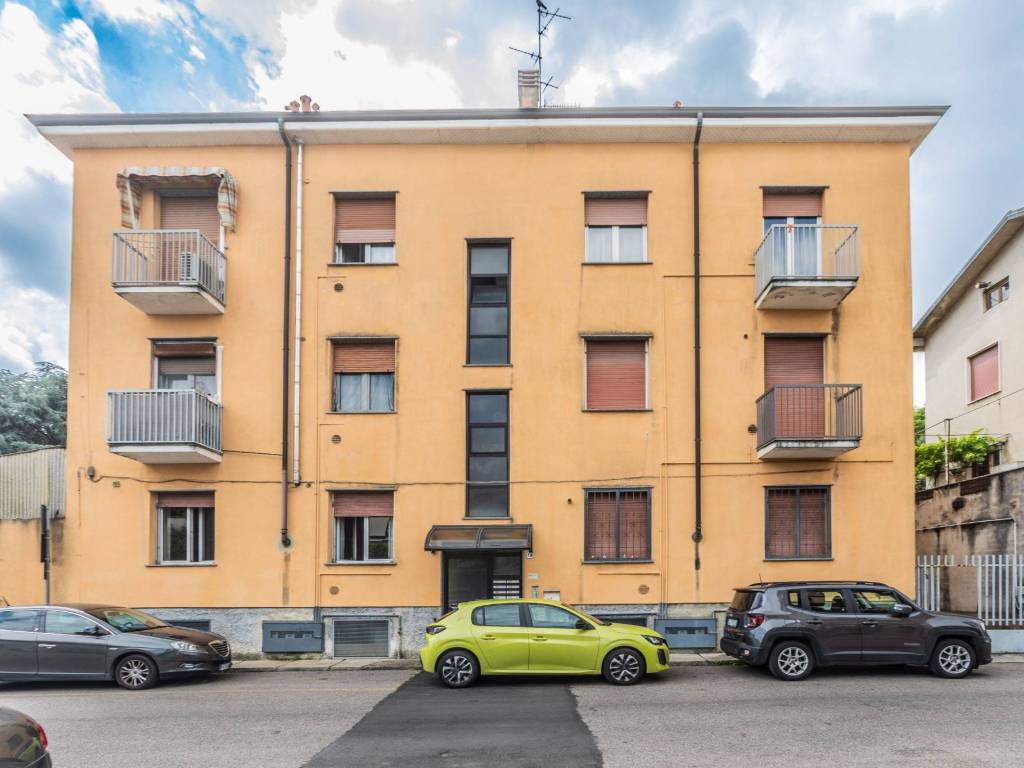 appartamento in vendita a Garbagnate Milanese