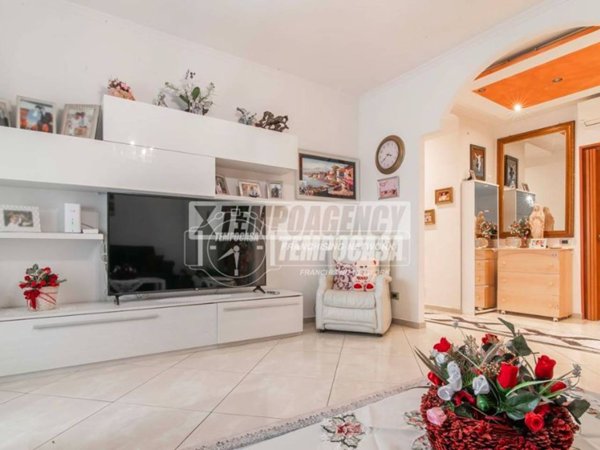 appartamento in vendita a Garbagnate Milanese