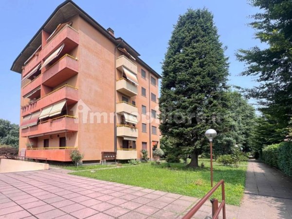 appartamento in vendita a Garbagnate Milanese