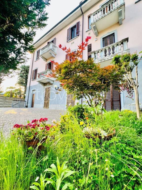 appartamento in vendita a Garbagnate Milanese