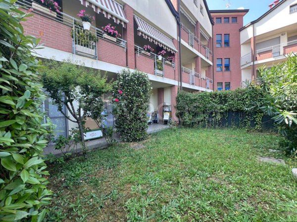 appartamento in vendita a Garbagnate Milanese