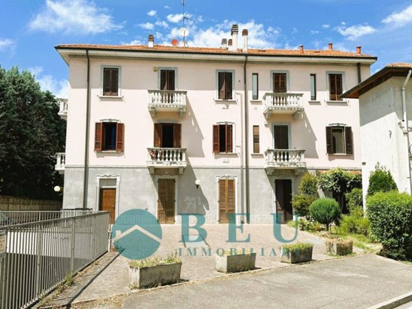 appartamento in vendita a Garbagnate Milanese in zona Bariana