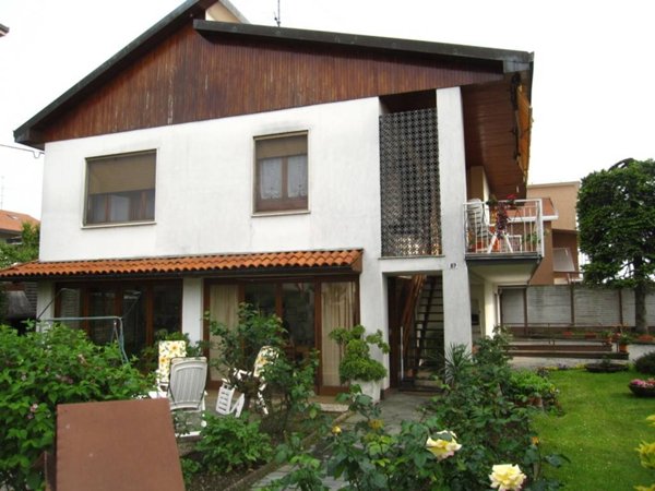 casa indipendente in vendita a Garbagnate Milanese