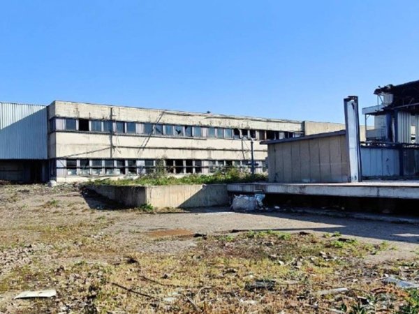 locale commerciale in vendita a Garbagnate Milanese