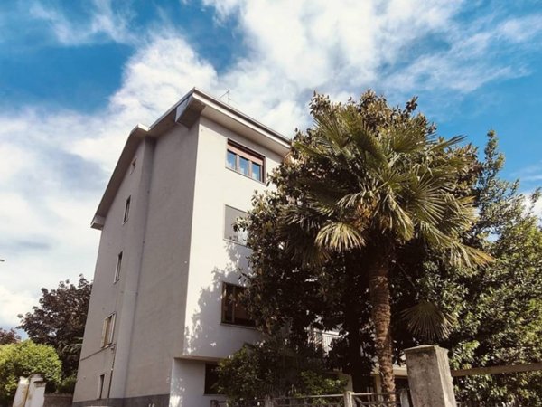 appartamento in vendita a Garbagnate Milanese