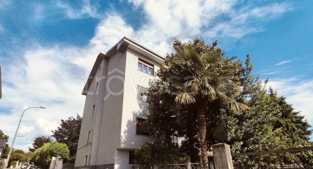 appartamento in vendita a Garbagnate Milanese