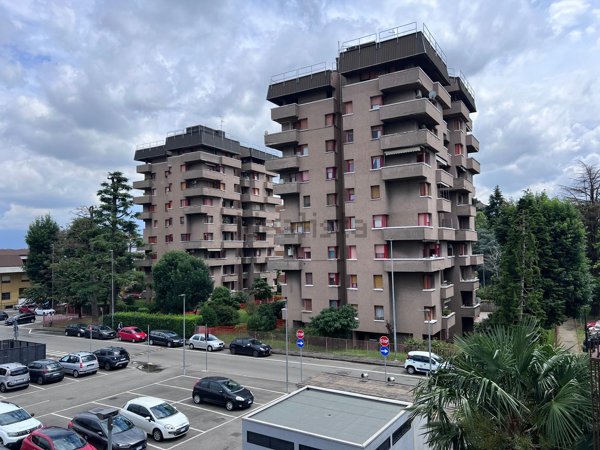 appartamento in vendita a Garbagnate Milanese